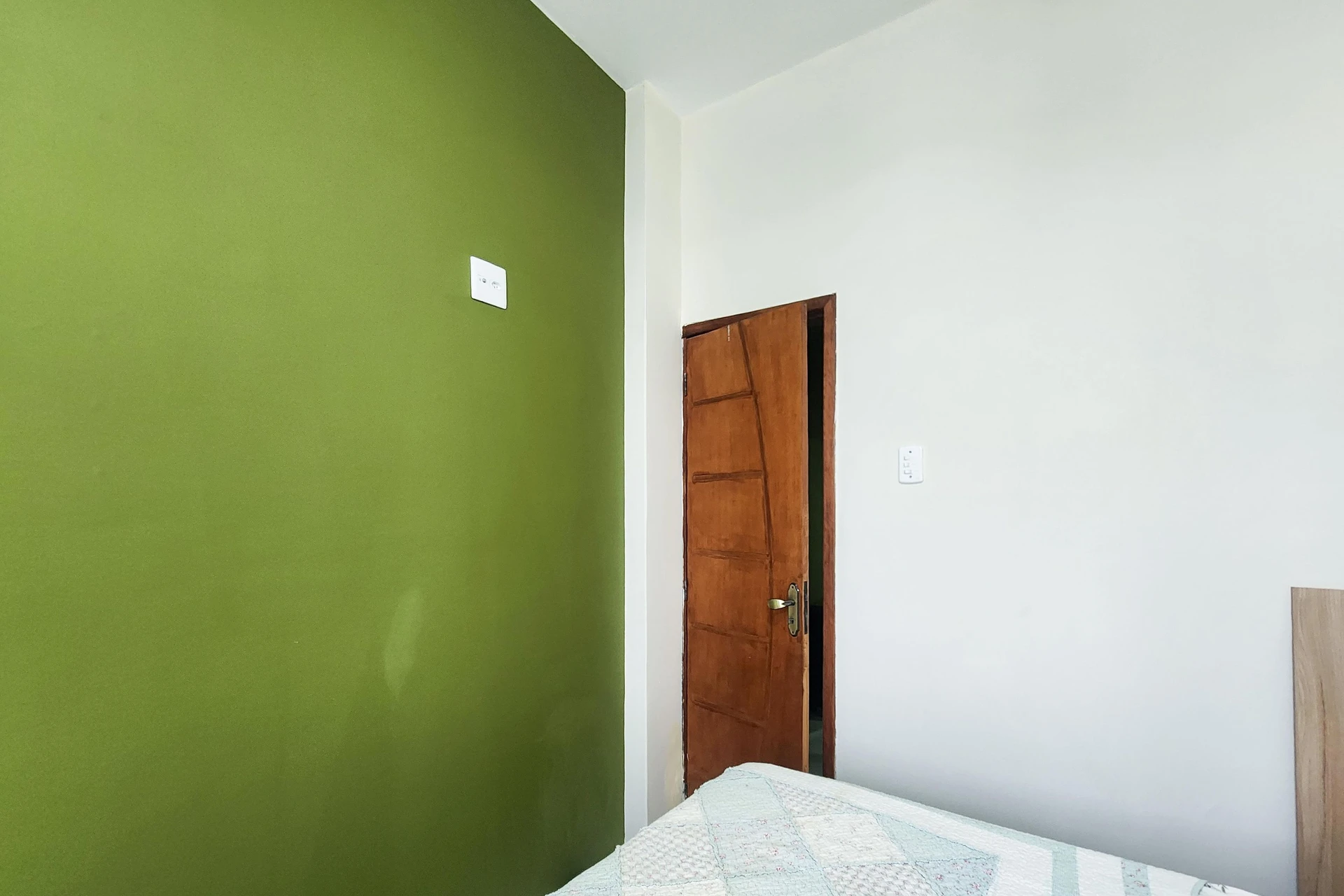 3-bedroom apartment with a bathtub — photo 4