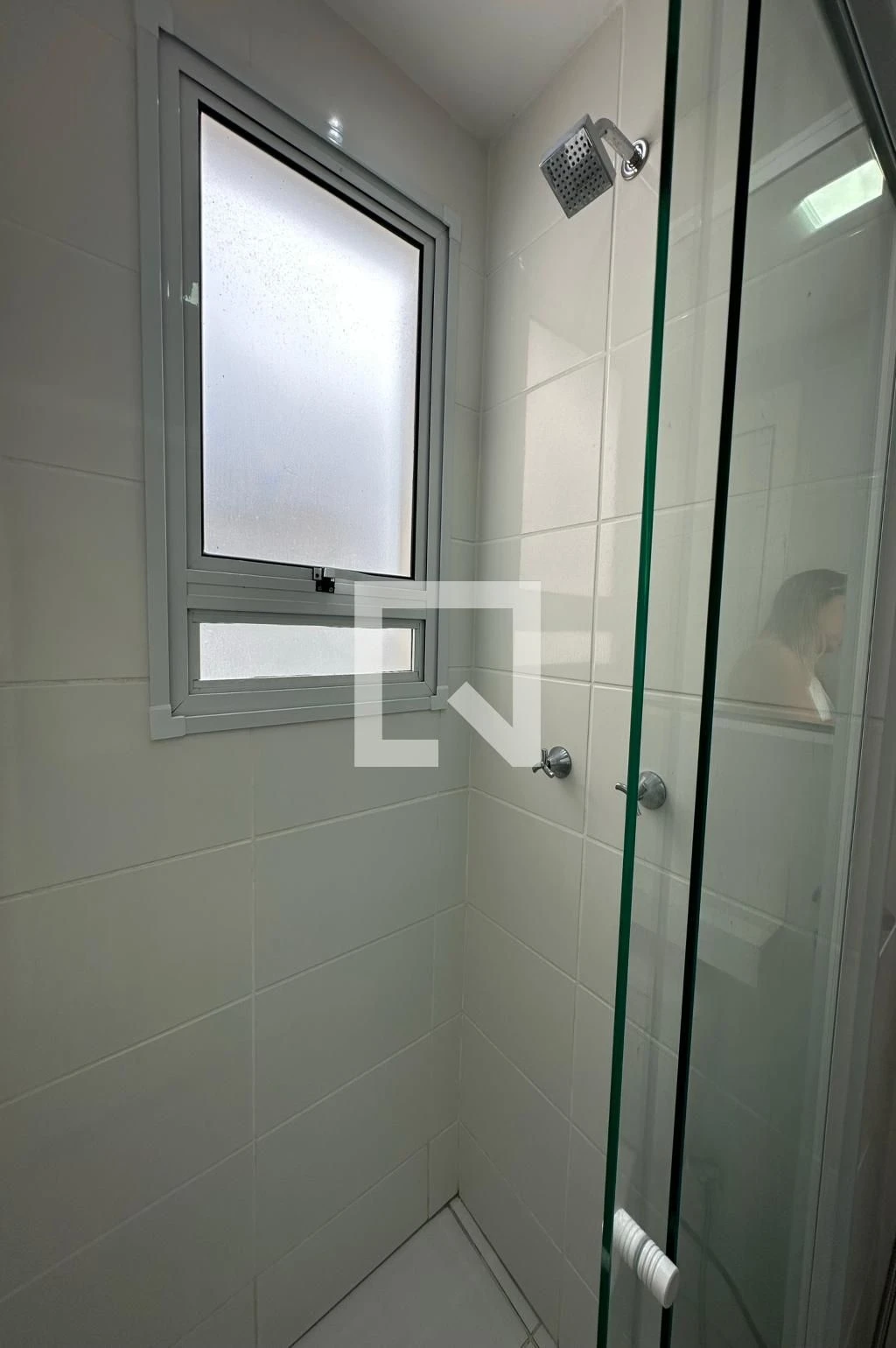 Furnished apartment, 50 m², with a glass-enclosed balcony — photo 43