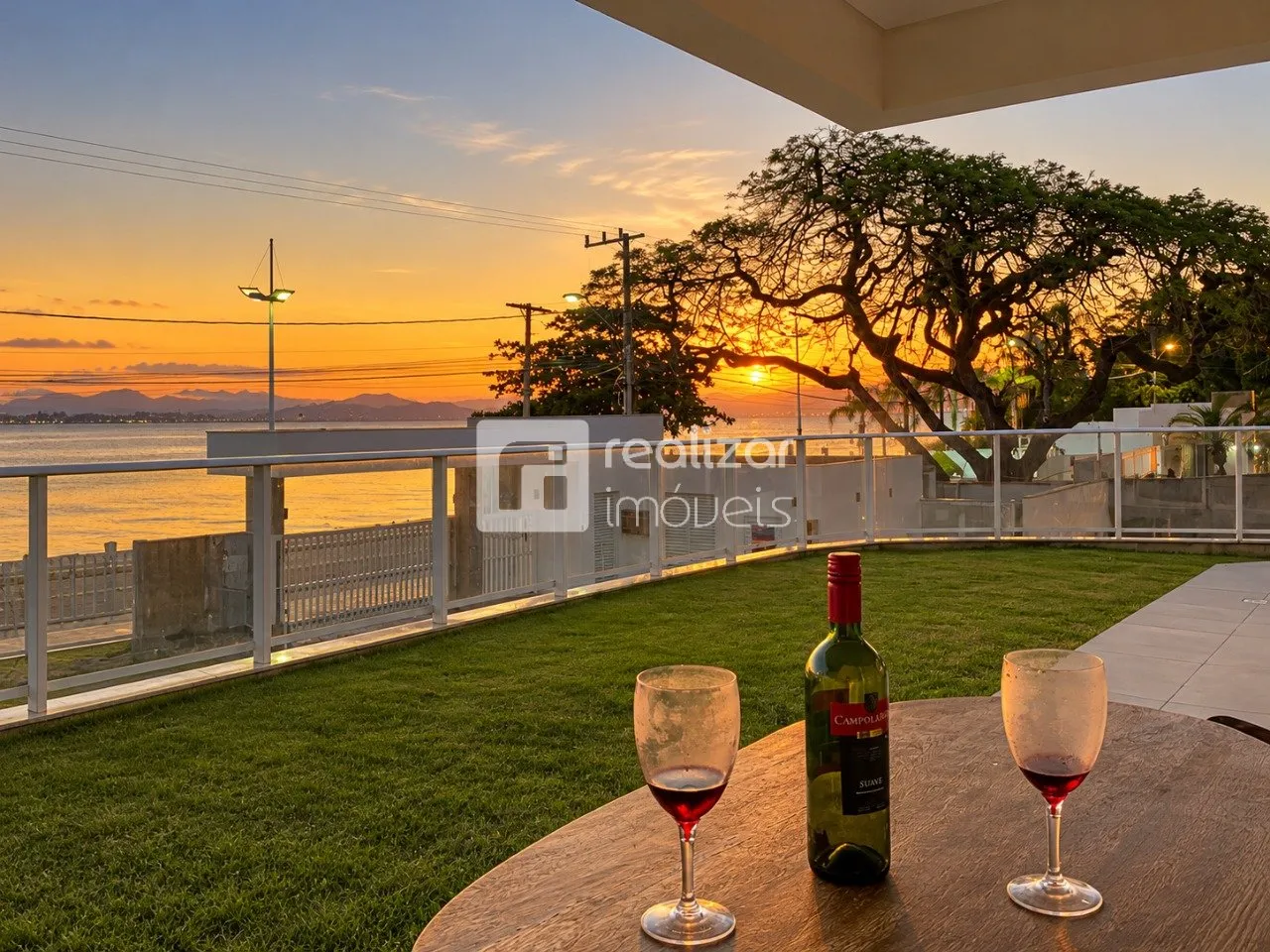 Apartment, 200 m², with a water view — photo 56
