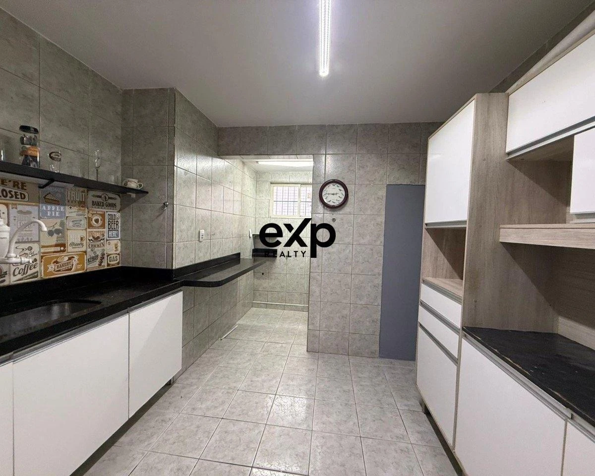 Furnished 3-bedroom apartment with a separate kitchen