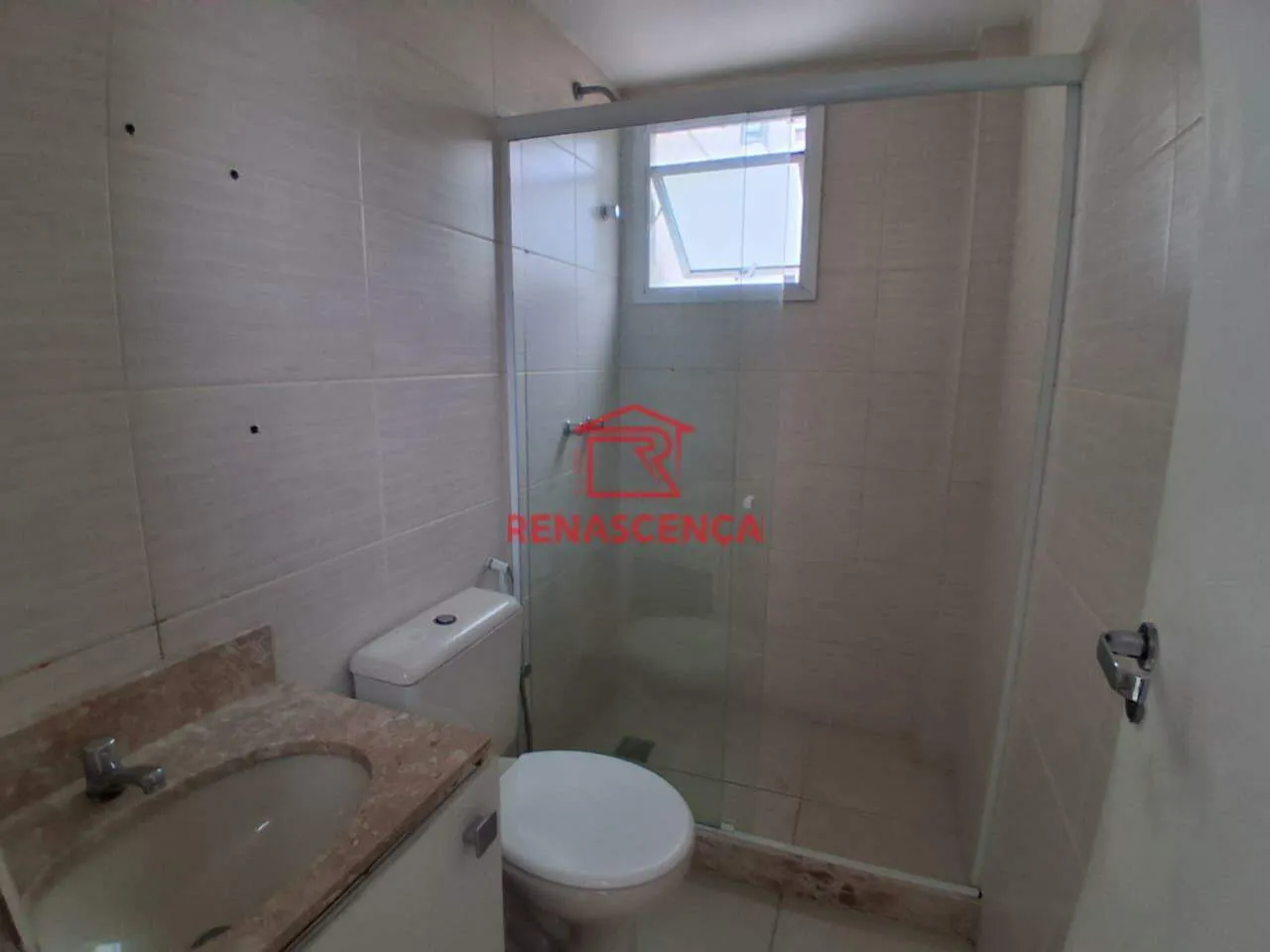 Apartamento de 2 dormitorios con vistas a la ciudad y montañas — photo 4