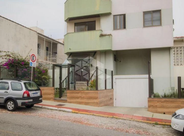 230 m² apartment with 3 bedrooms and 2 parking spots — photo 3