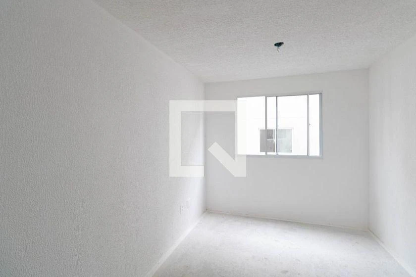 2-bedroom apartment in a building with a gym — photo 16