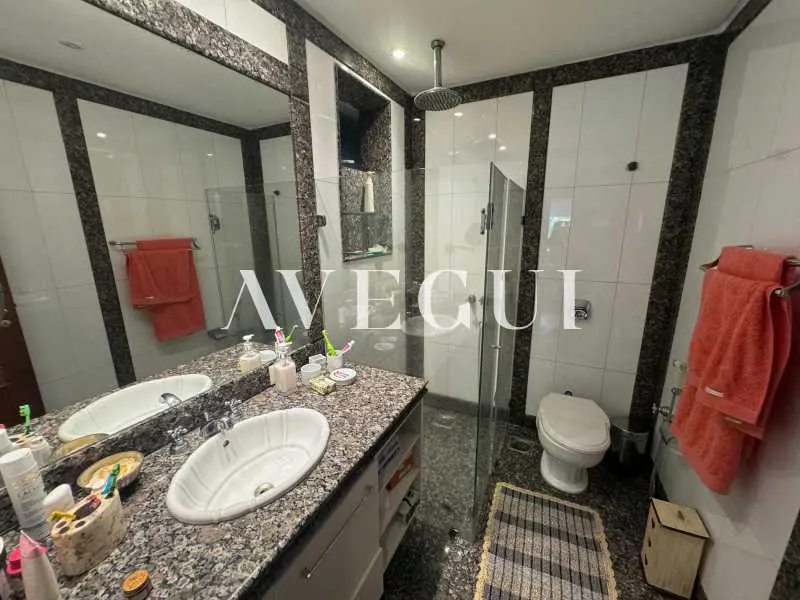 Apartment with 5 bedrooms and a balcony — photo 16