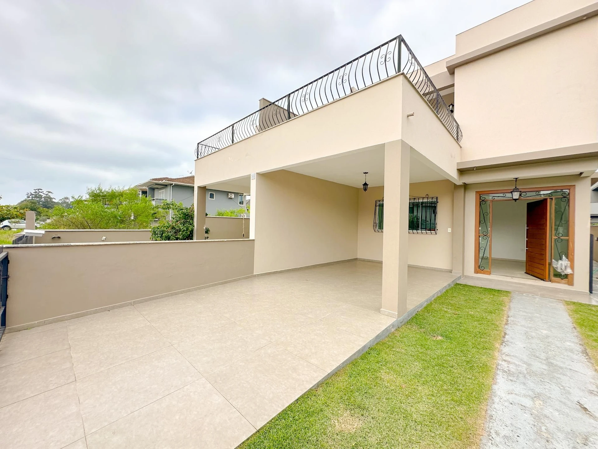 Garden in a 4-bedroom house, 194 m² — photo 63