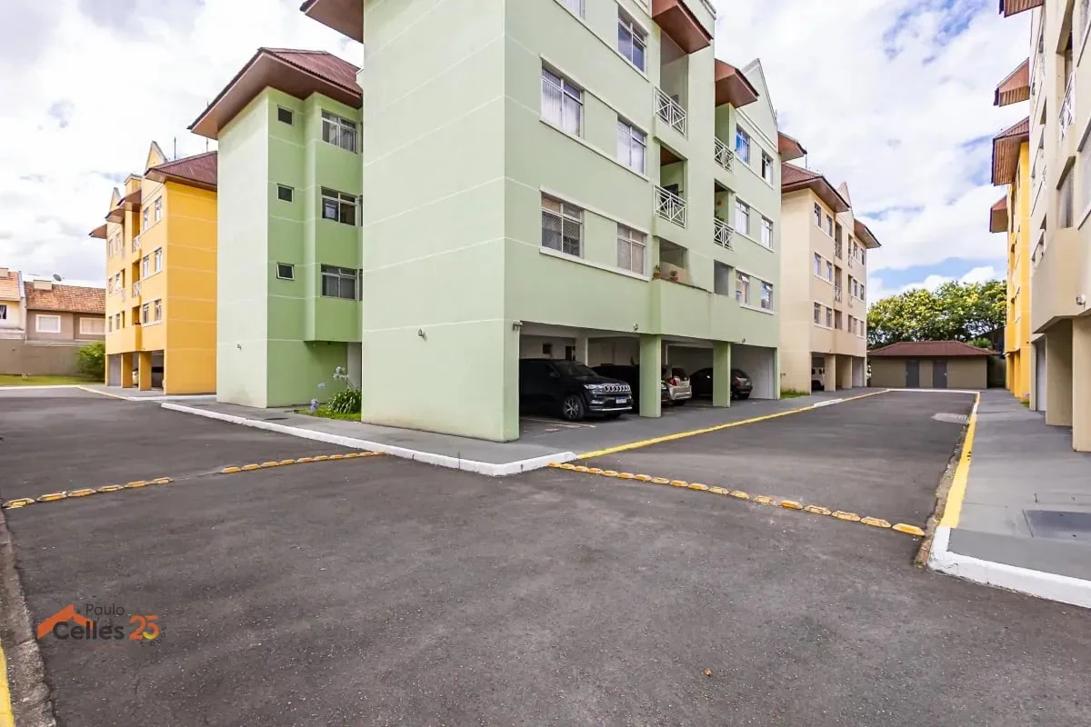 3-bedroom apartment with wood or laminate floors in Curitiba — photo 4