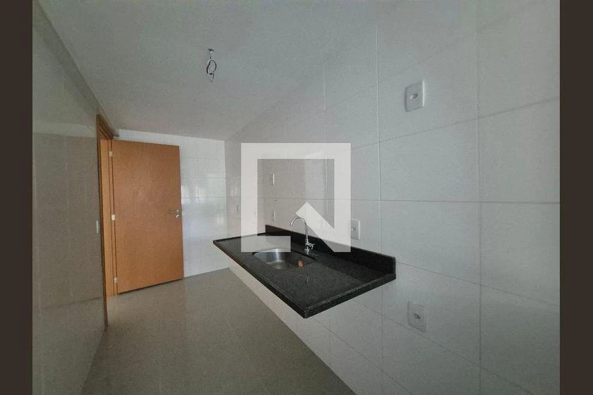 3-bedroom apartment in a building with a gym — photo 13
