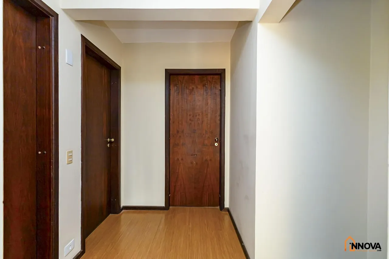 Незмебльована квартира з 3 кімнатами та 187 м² — photo 15