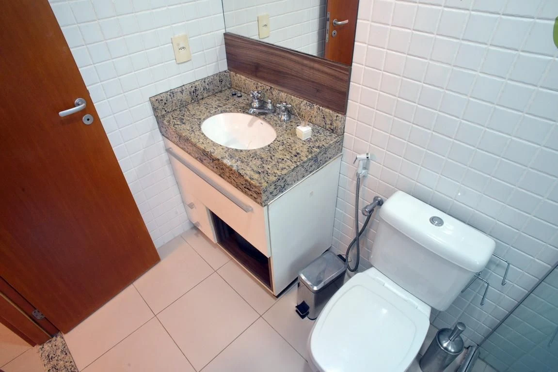 Jacuzzi in a 4-bedroom apartment, 233 m² — photo 41