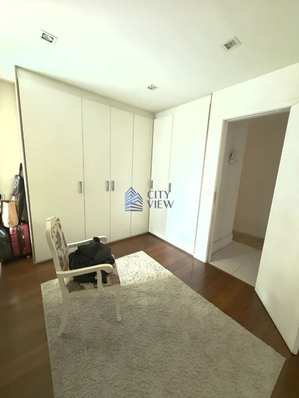 Apartamento sem mobília com 3 quartos e 5 banheiros — photo 14