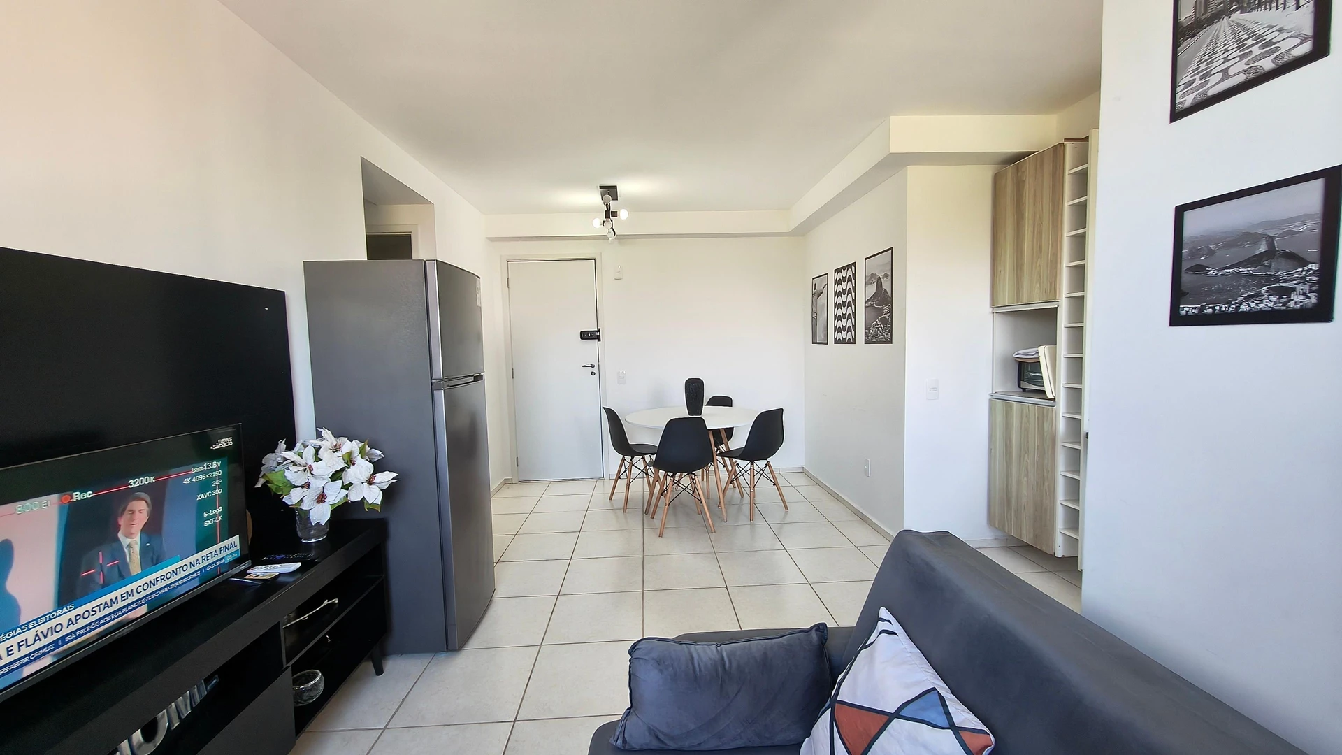 2-bedroom apartment with a mountain view — photo 16