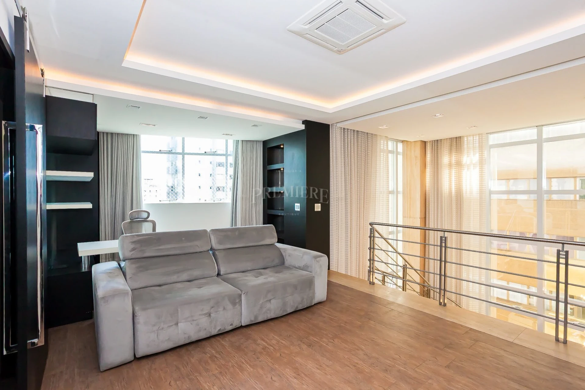 112 m² apartment with a bathtub and floor-to-ceiling windows — photo 8