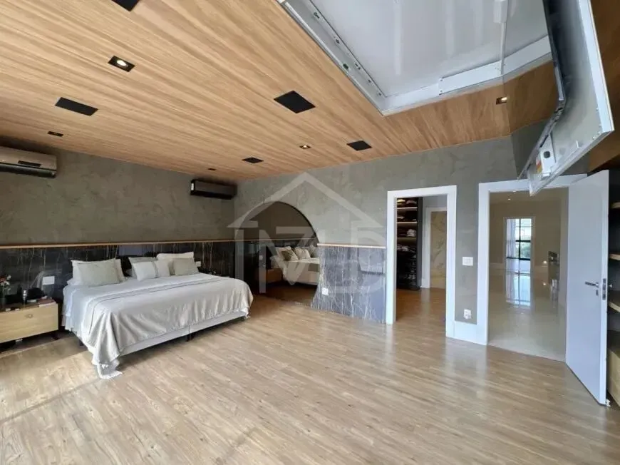 Джакузі та 4 спальні: будинок 800 м² — photo 42