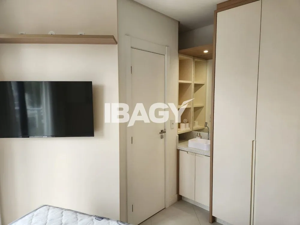 Furnished 35 m² studio with 1 bedroom and 1 bathroom — photo 12