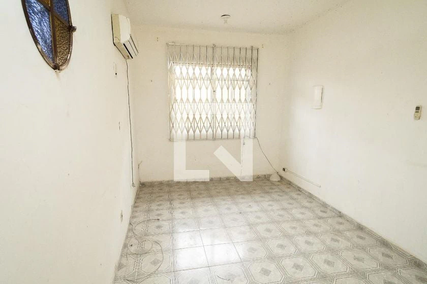 3-bedroom house with private garden and laundry area — photo 5