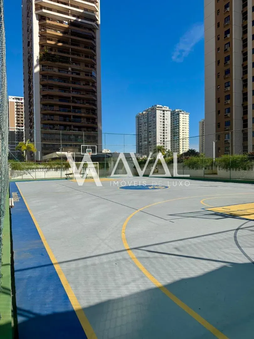 190 m² duplex penthouse with 3 suites and pool — photo 23
