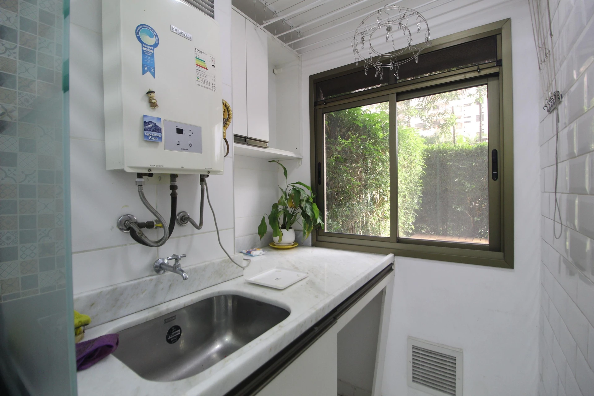 Walk-in closet in a 3-bedroom apartment, 120 m² — photo 25
