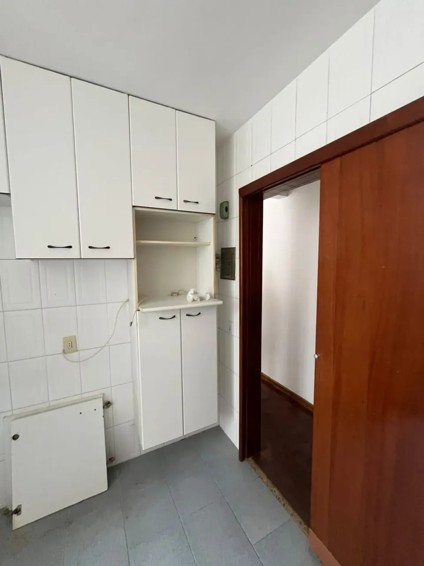 Apartment on the 1st floor with wood or laminate floors — photo 9