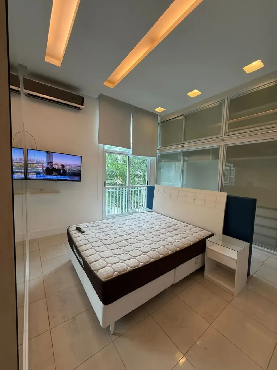 Furnished 1-bedroom apartment with 2 bathrooms — photo 15