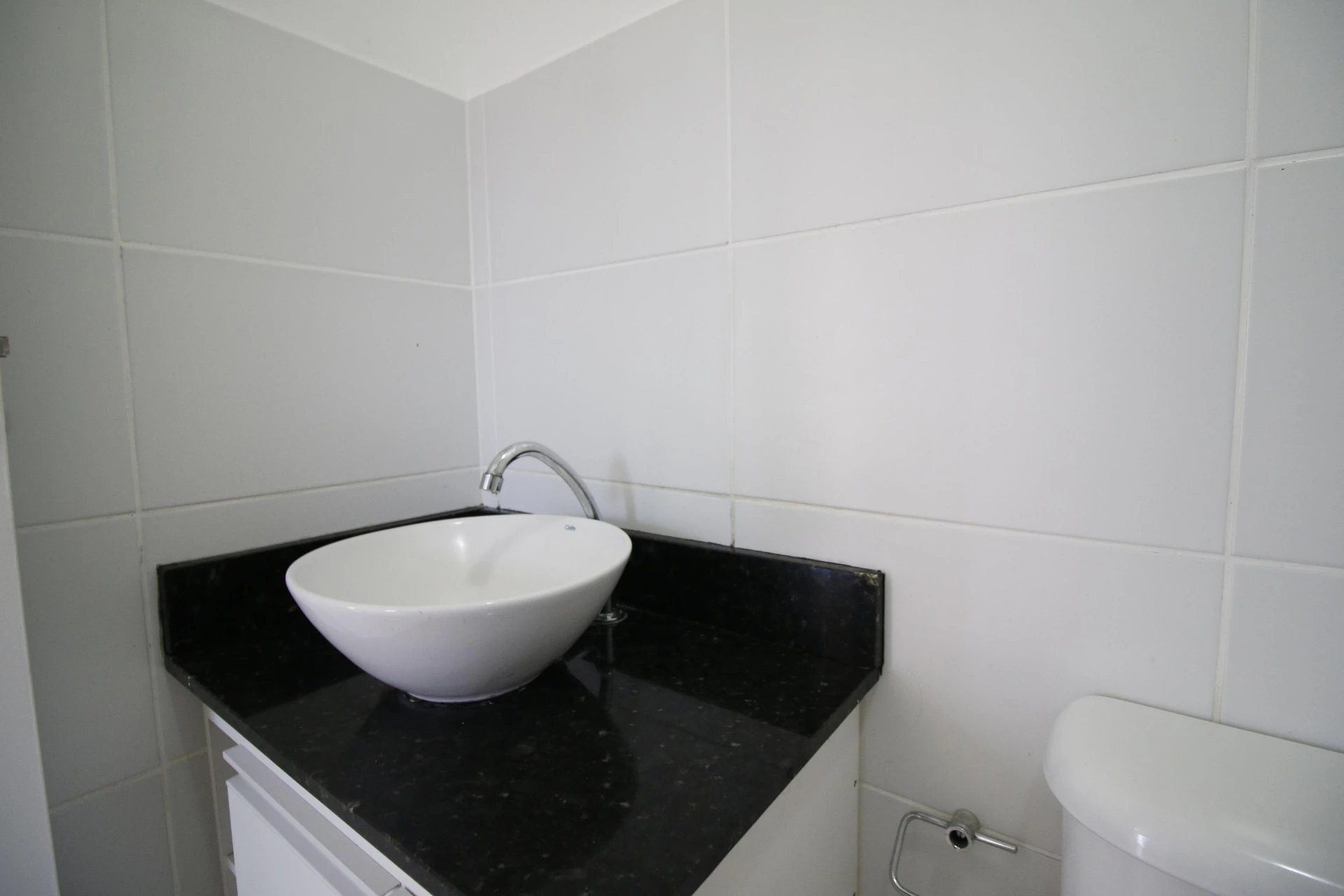 2-bedroom apartment in a building with a gym — photo 10