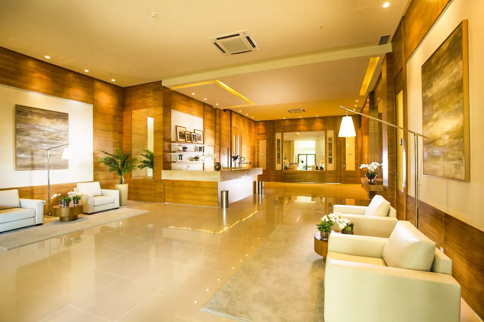Unfurnished 1-bedroom apartment with floor-to-ceiling windows — photo 22