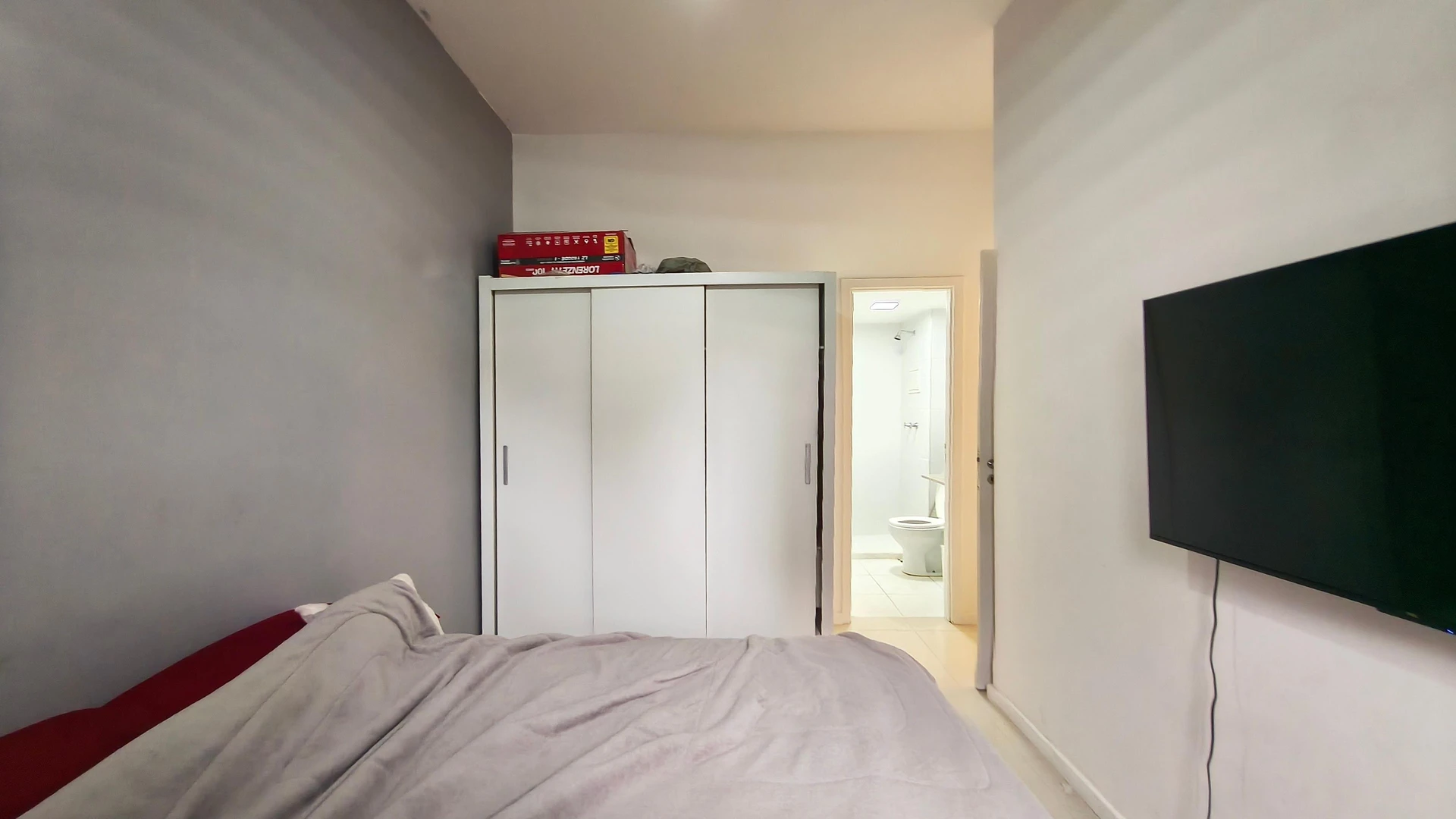 Rental apartment with 2 bedrooms and a balcony — photo 24
