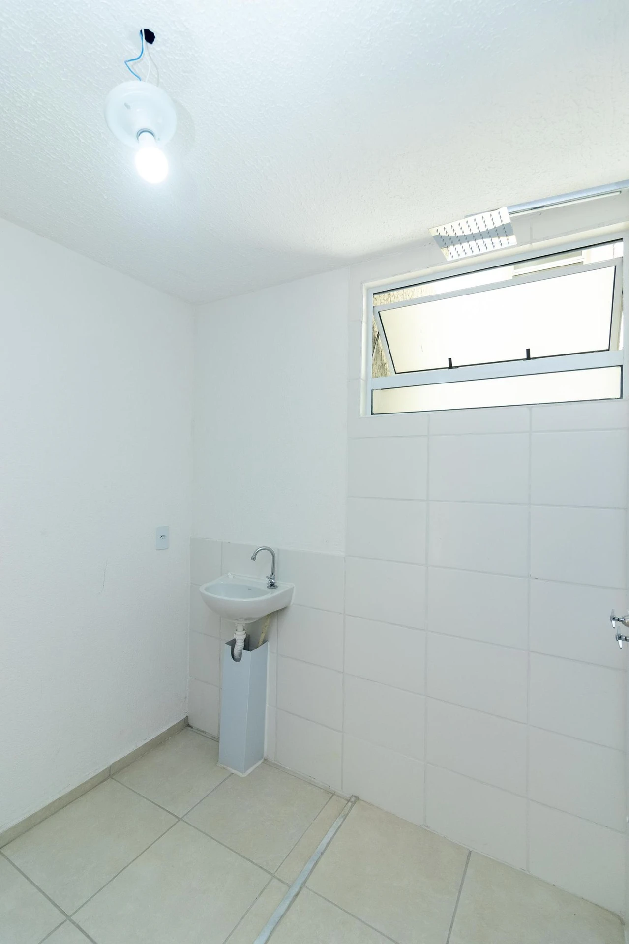 One-bedroom apartment in a building with a gym — photo 25