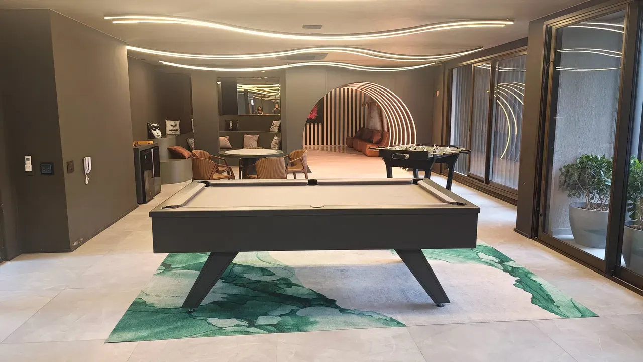 Квартира 73 м² с застеклённым балконом и видом на горы — photo 16