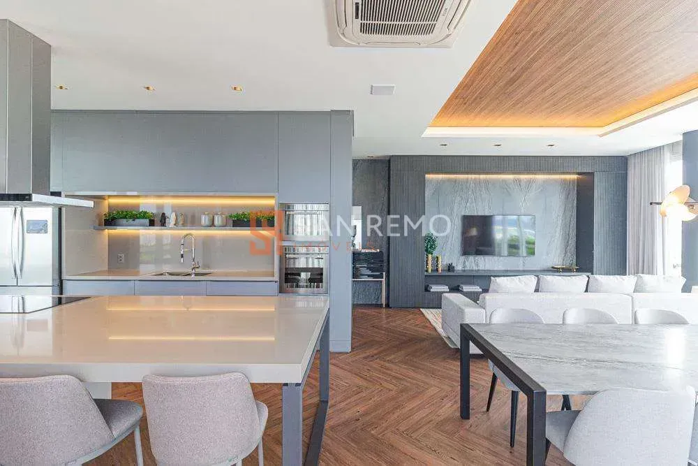 Apartamento de 3 habitaciones con 3 suites y 171 m² — photo 43
