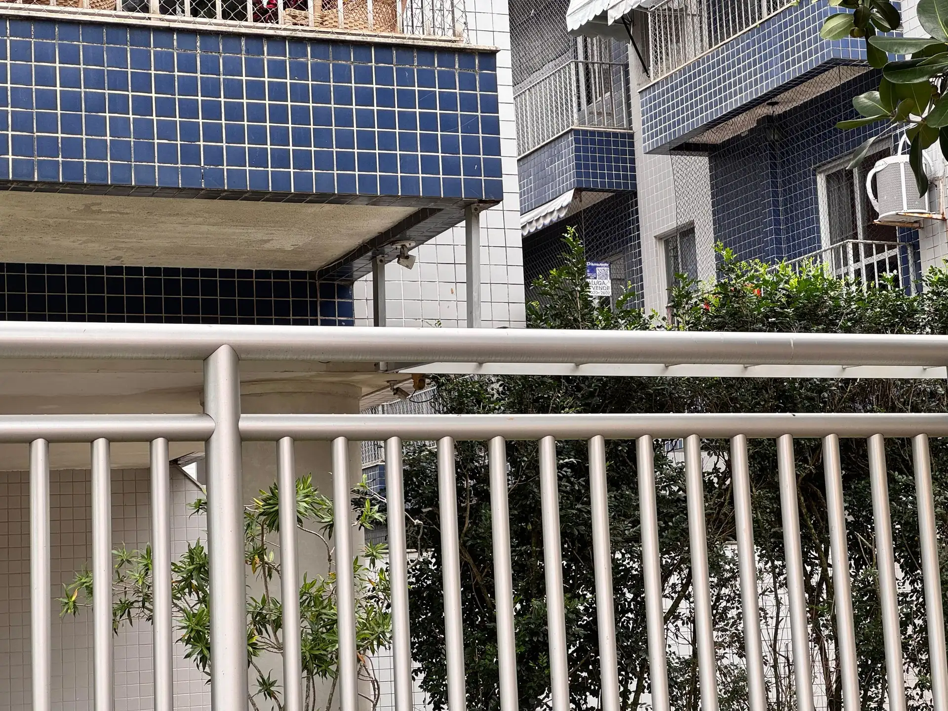 3-bedroom apartment with a balcony and laundry area — photo 43