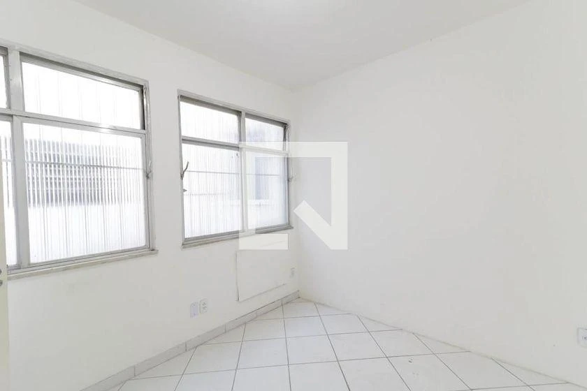 1-bedroom apartment with a glass shower enclosure — photo 17
