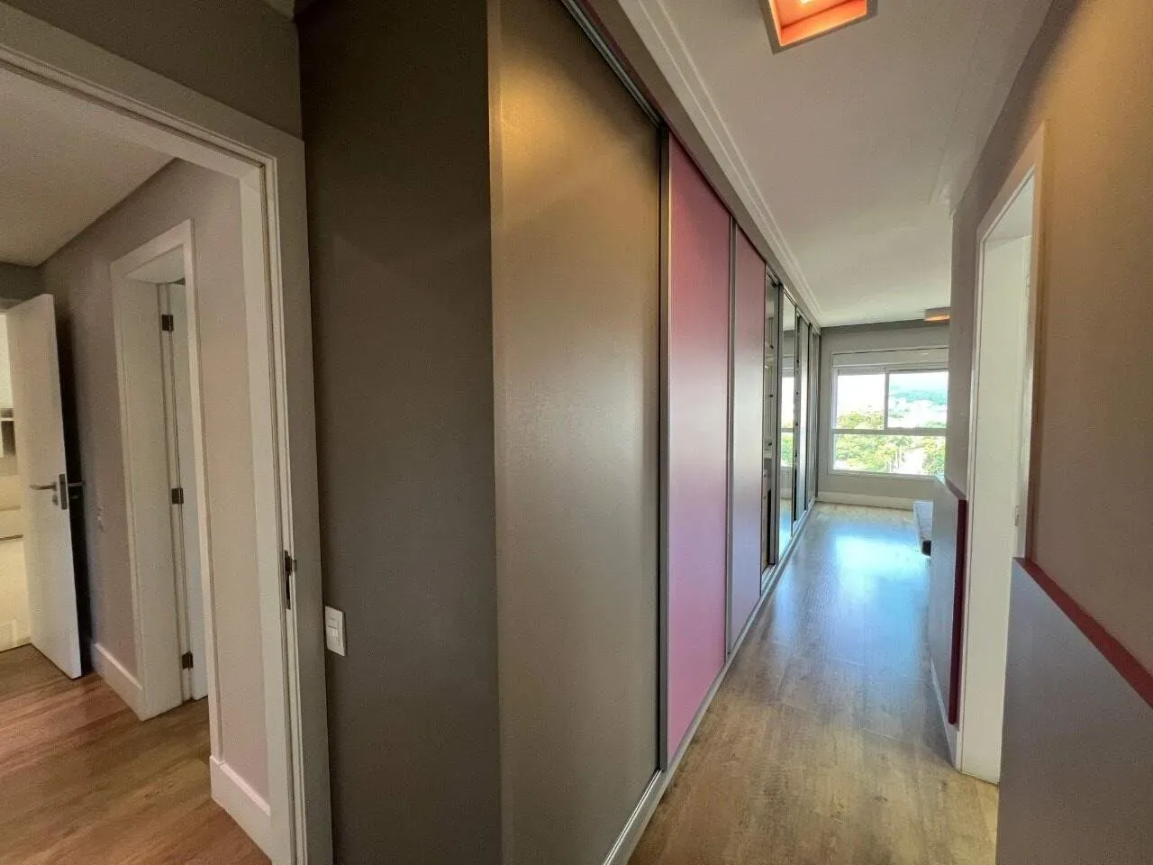 Furnished 3 en-suite apartment with 172 m² on the 12th floor