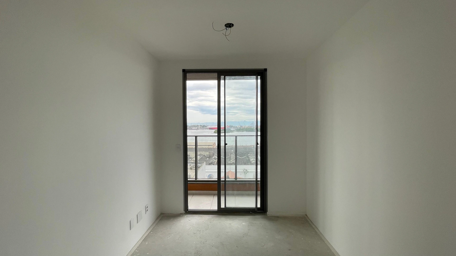 Floor-to-ceiling windows in a 2-bedroom apartment, 45 m² — photo 17