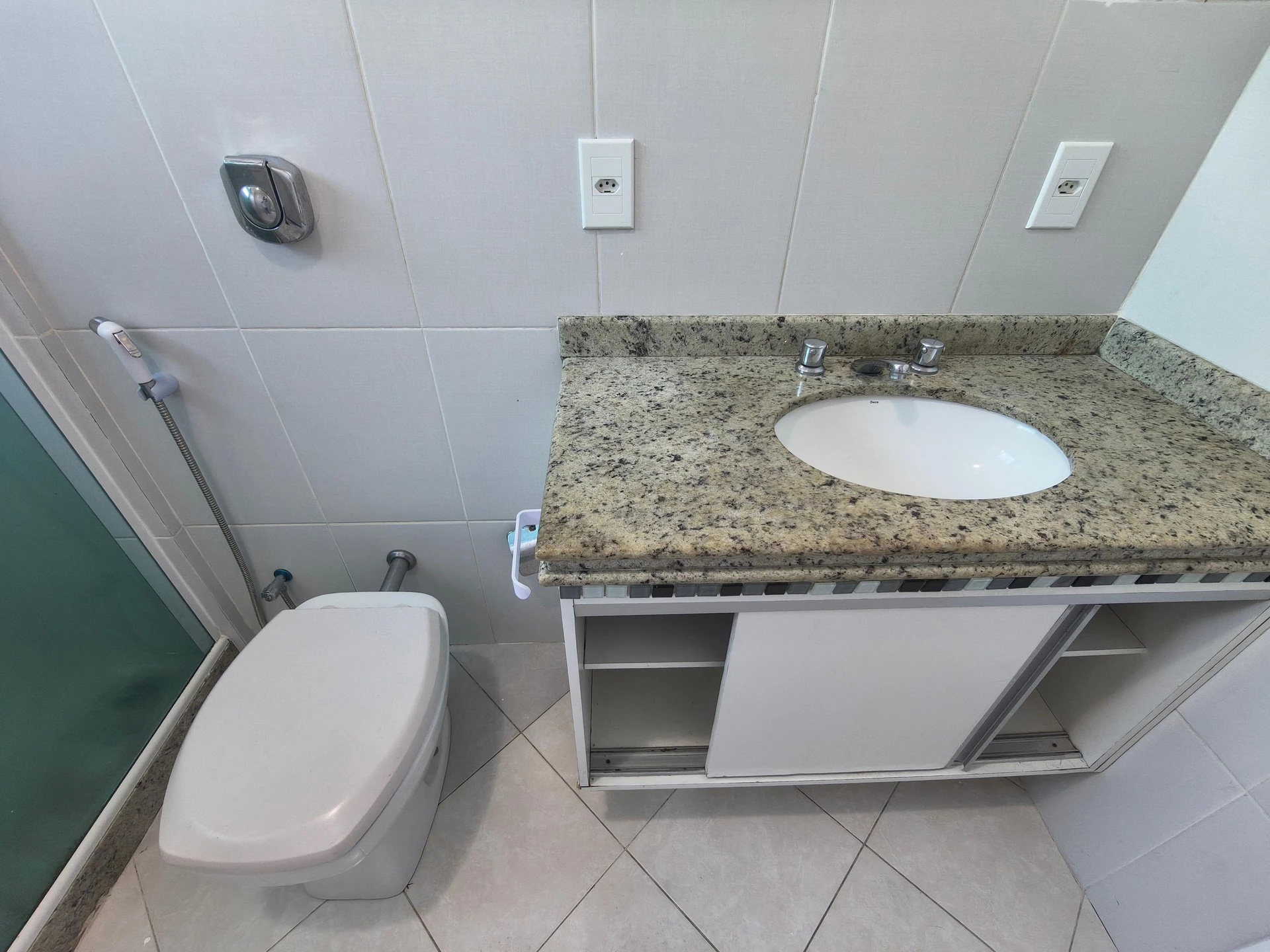 Condo house with 3 bedrooms and a balcony — photo 75