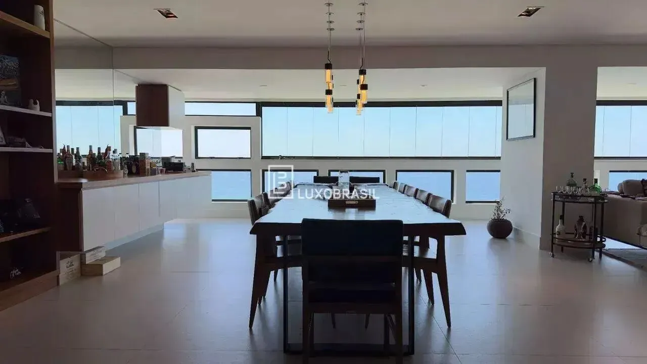 Furnished 3-bedroom apartment with 4 bathrooms and 330 m² — photo 18