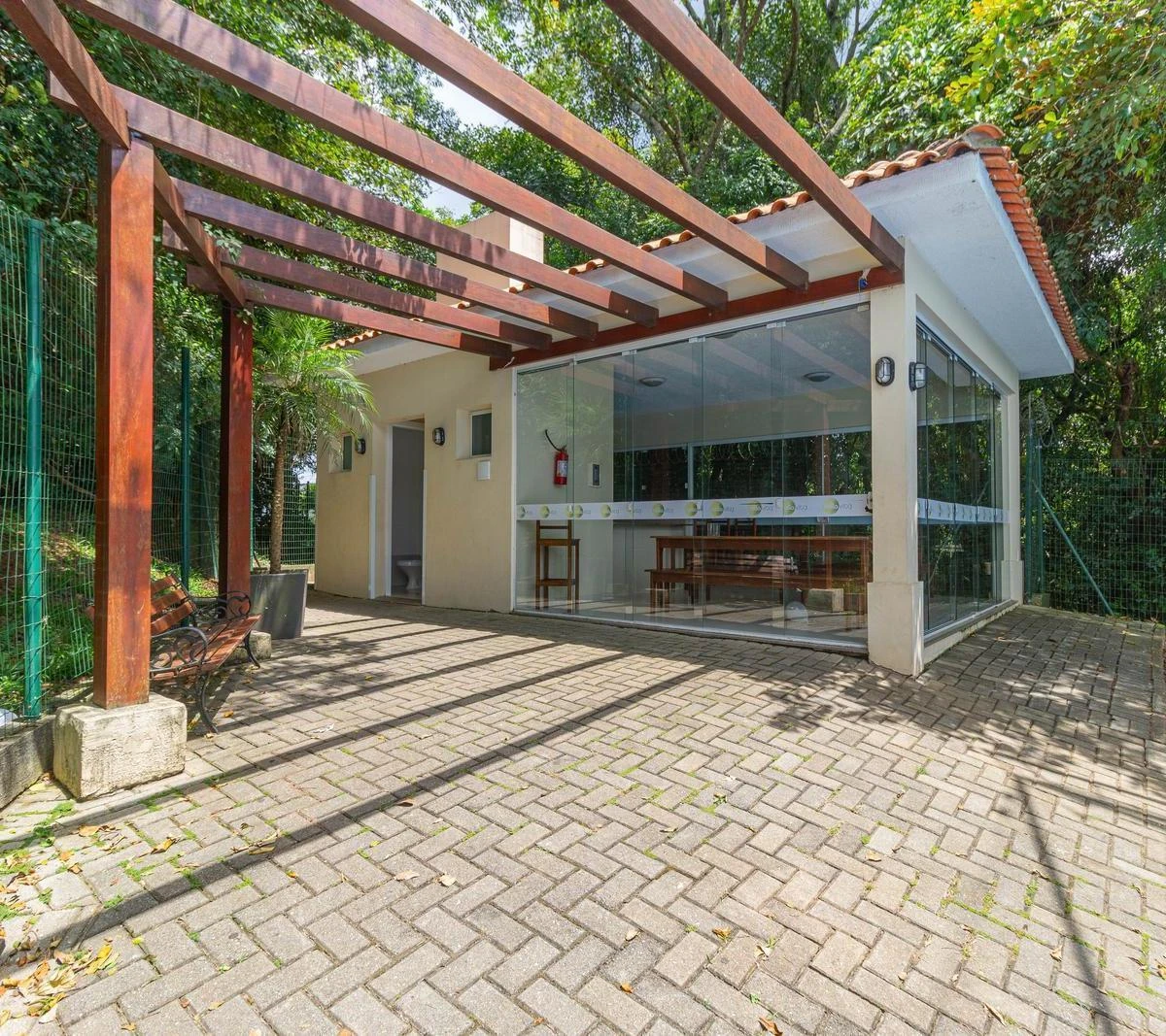 3-bedroom apartment with a home office in Curitiba — photo 9