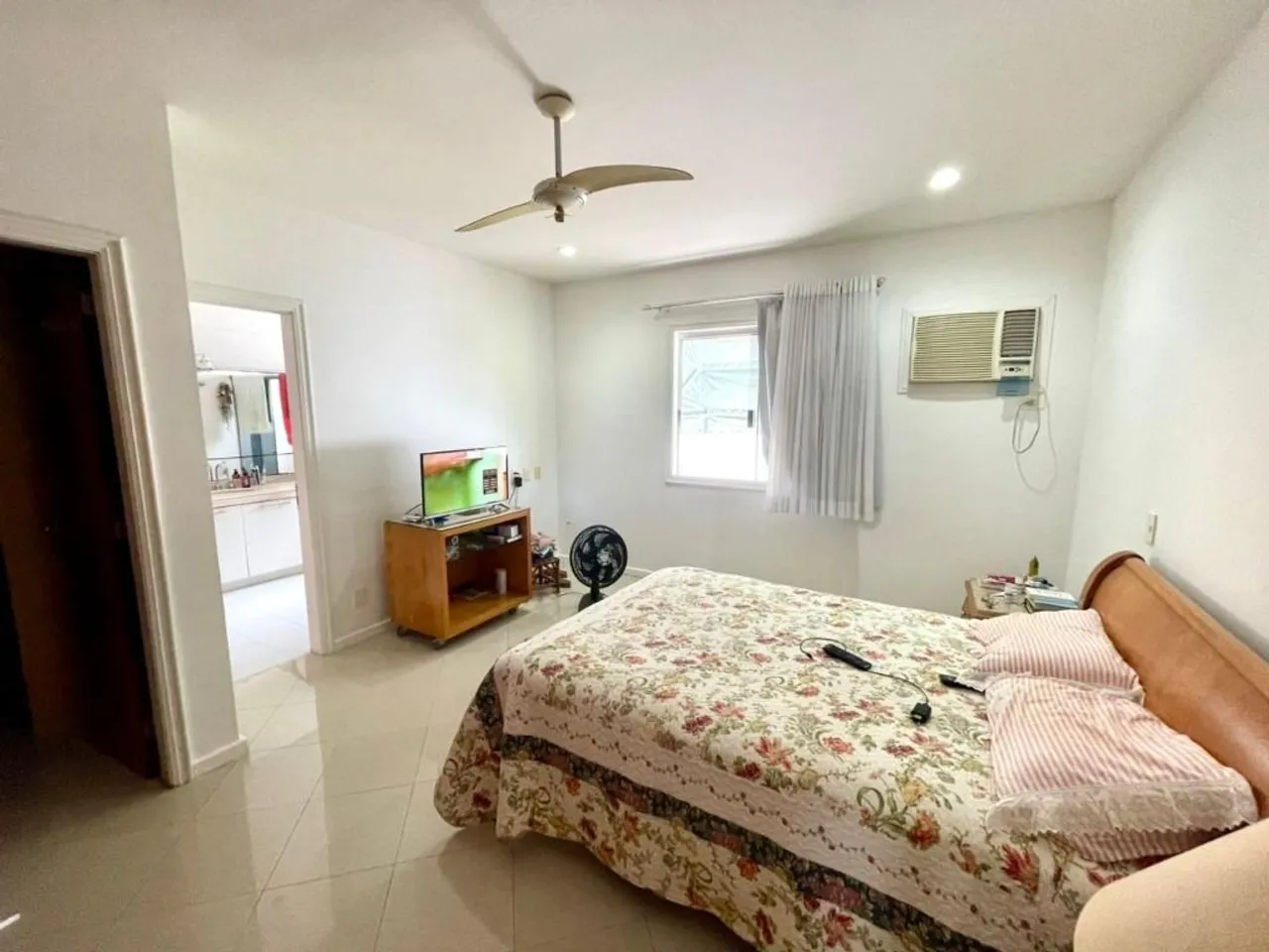 House with 5 bedrooms and a glassed-in balcony — photo 7