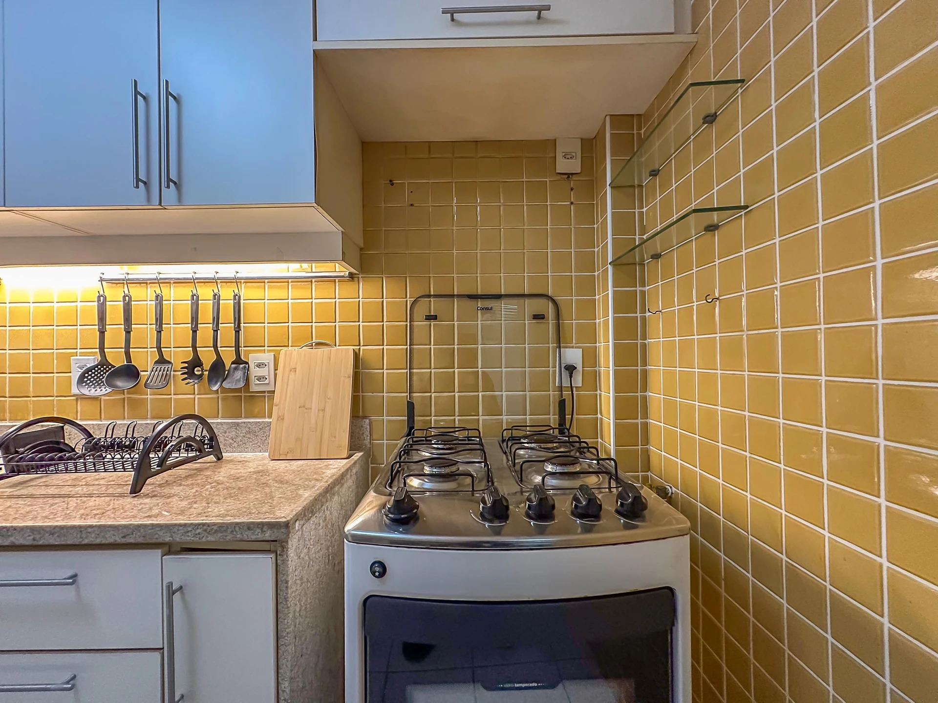 Furnished 2-bedroom apartment with open views — photo 31