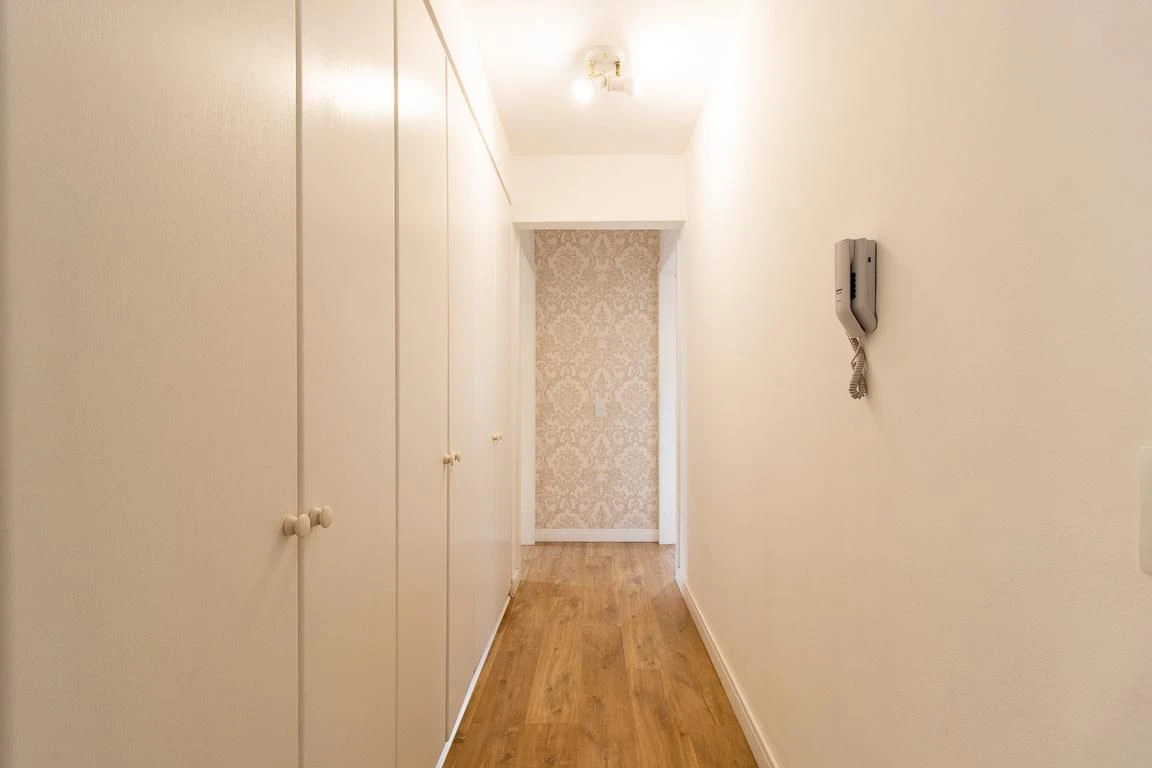 3-bedroom apartment with a bathtub in Curitiba — photo 70