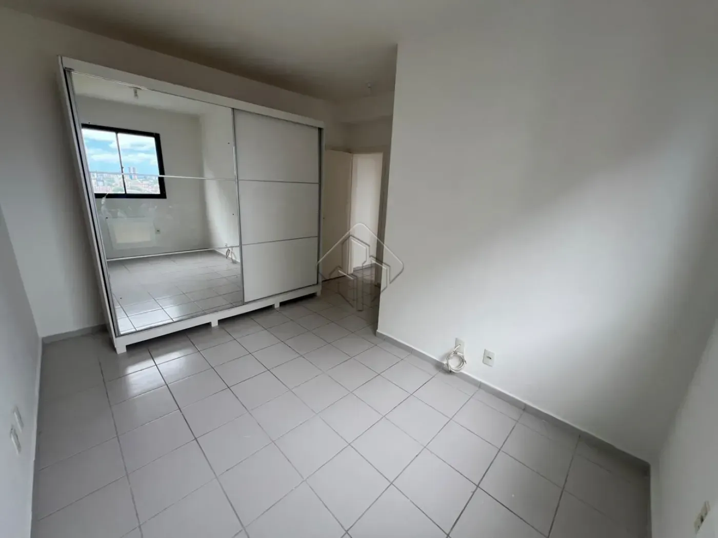 Apartamento de 2 quartos em condomínio com piscina — photo 12