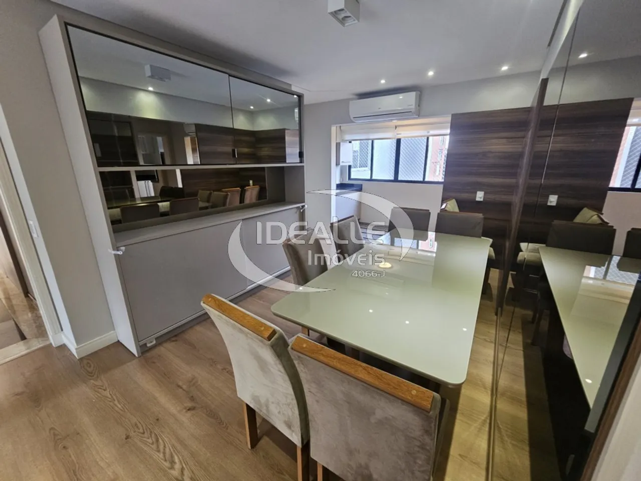 Apartamento de 3 suites con 335 m² y balcón — photo 11