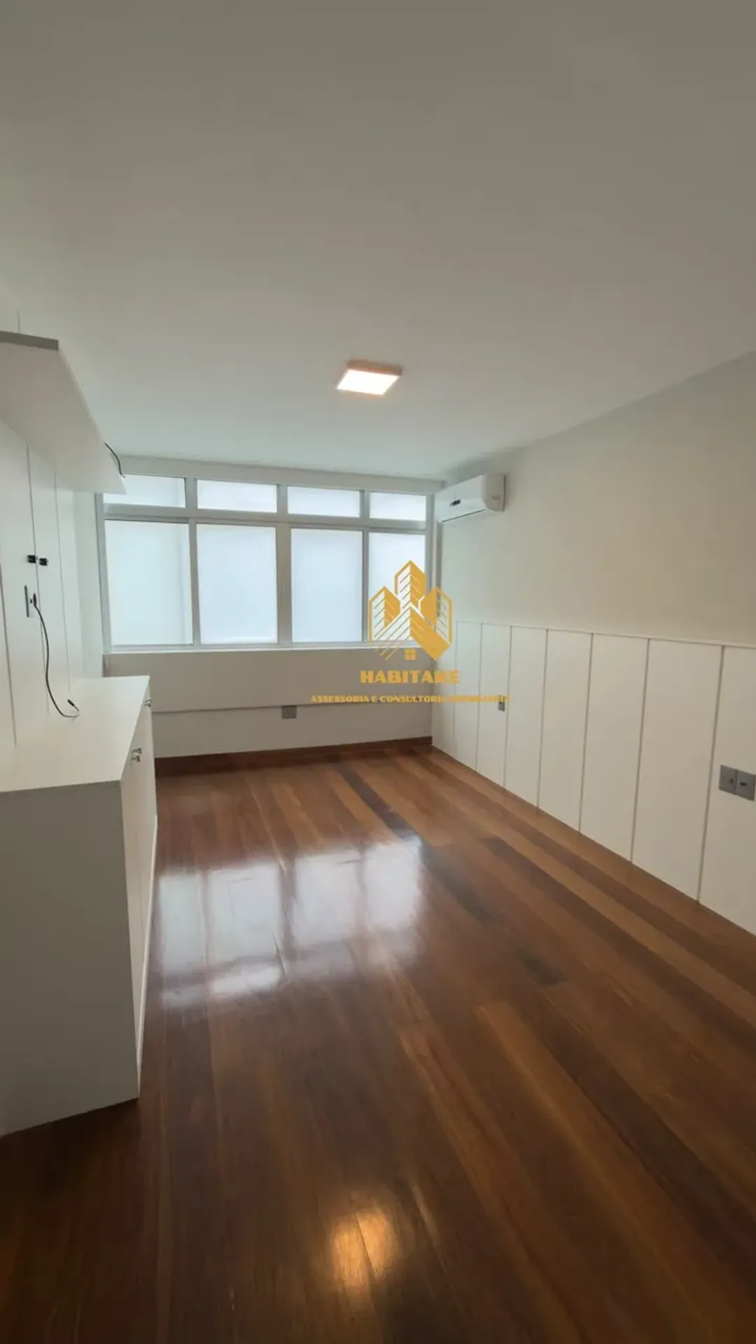 465 m² apartment with a water view and a bathtub — photo 24