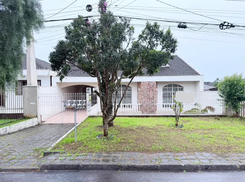 House with private garden and BBQ area