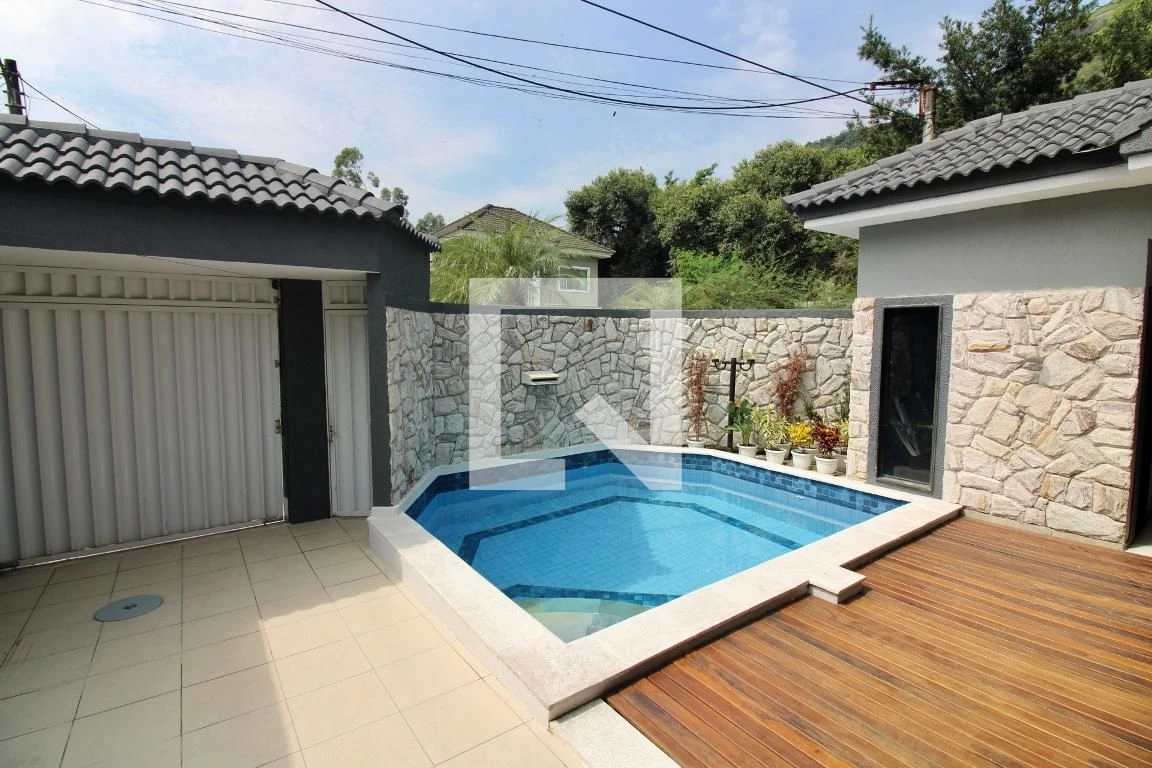 260 m² house with a jacuzzi and a private pool — photo 27