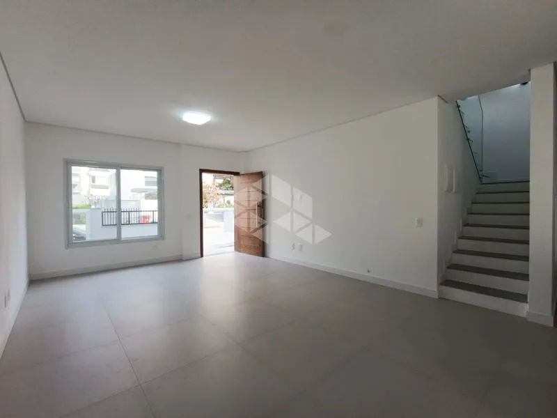 Casa con 4 suites y 184 m²; 2 plazas y balcón — photo 13