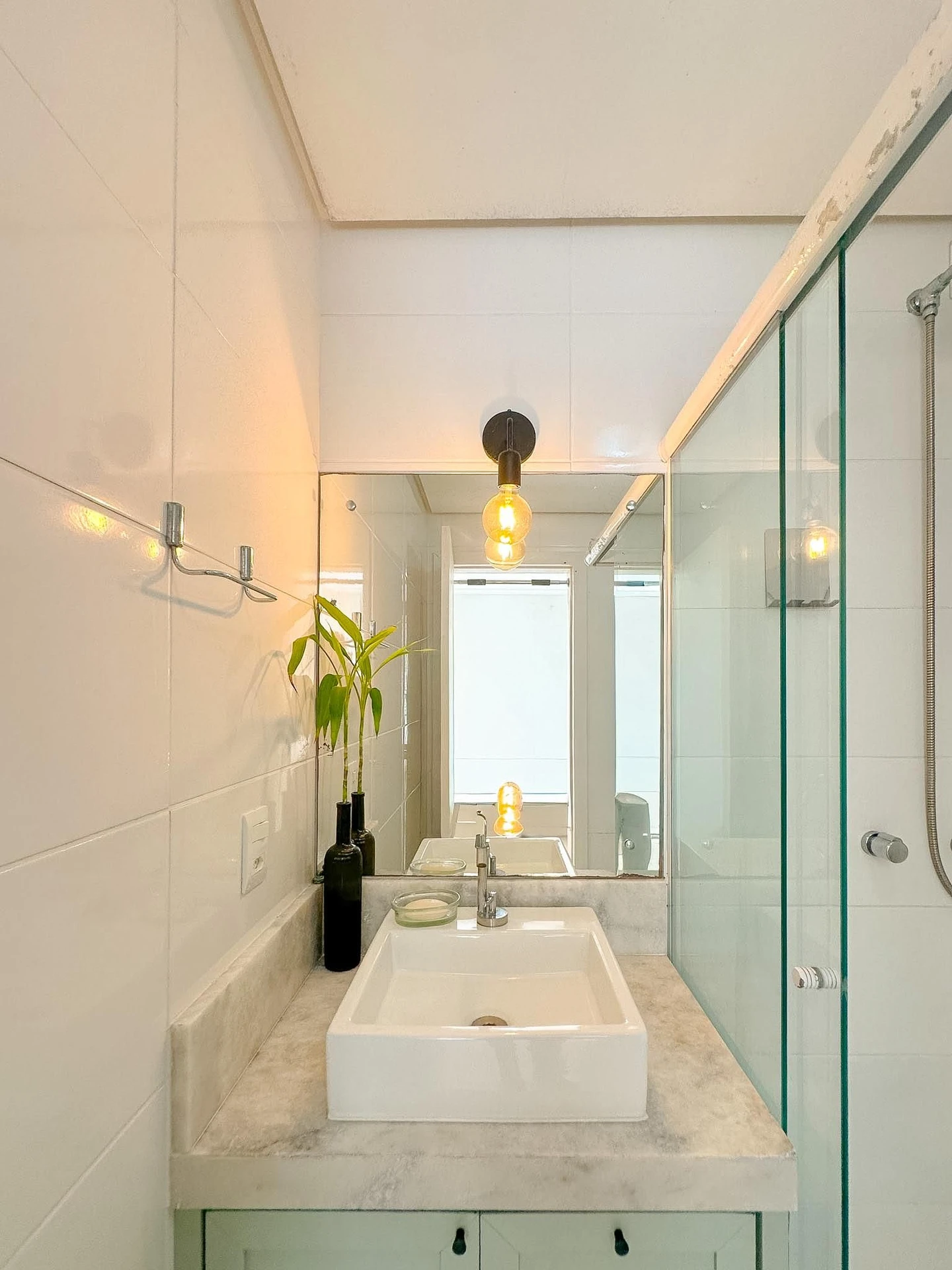 Furnished apartment, 92 m², with a grill on the balcony — photo 47