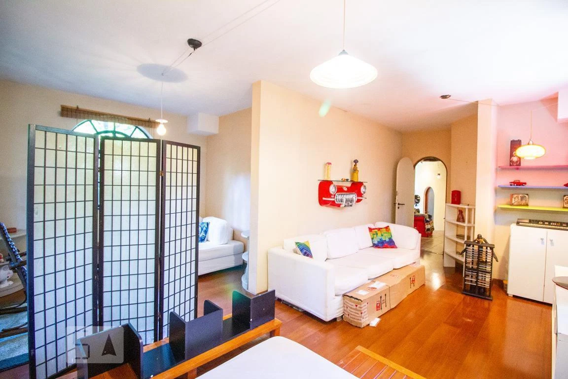 Casa de 600 m² com 4 quartos, 2 suítes e 5 banheiros — photo 17