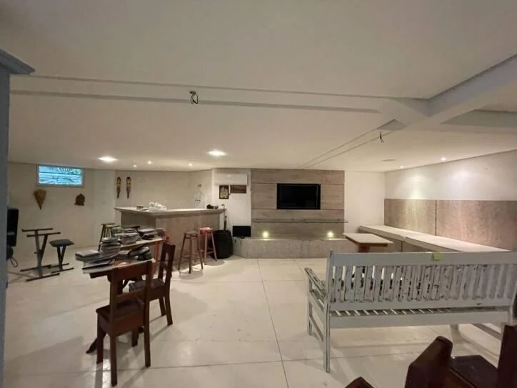 Ventanales de piso a techo y 4 dormitorios: casa de 400 m² — photo 38