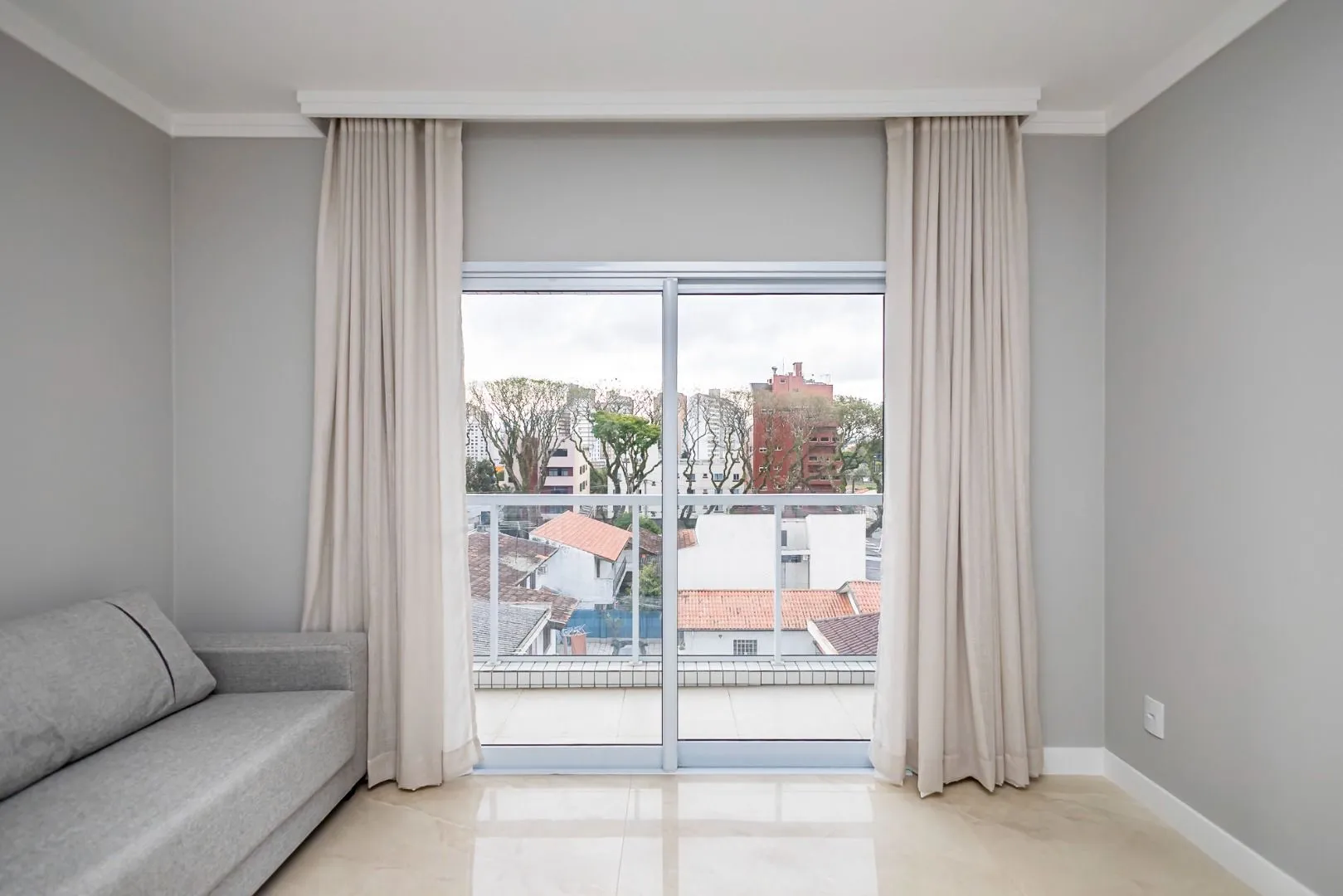 2-bedroom apartment with a washing machine in Curitiba — photo 7