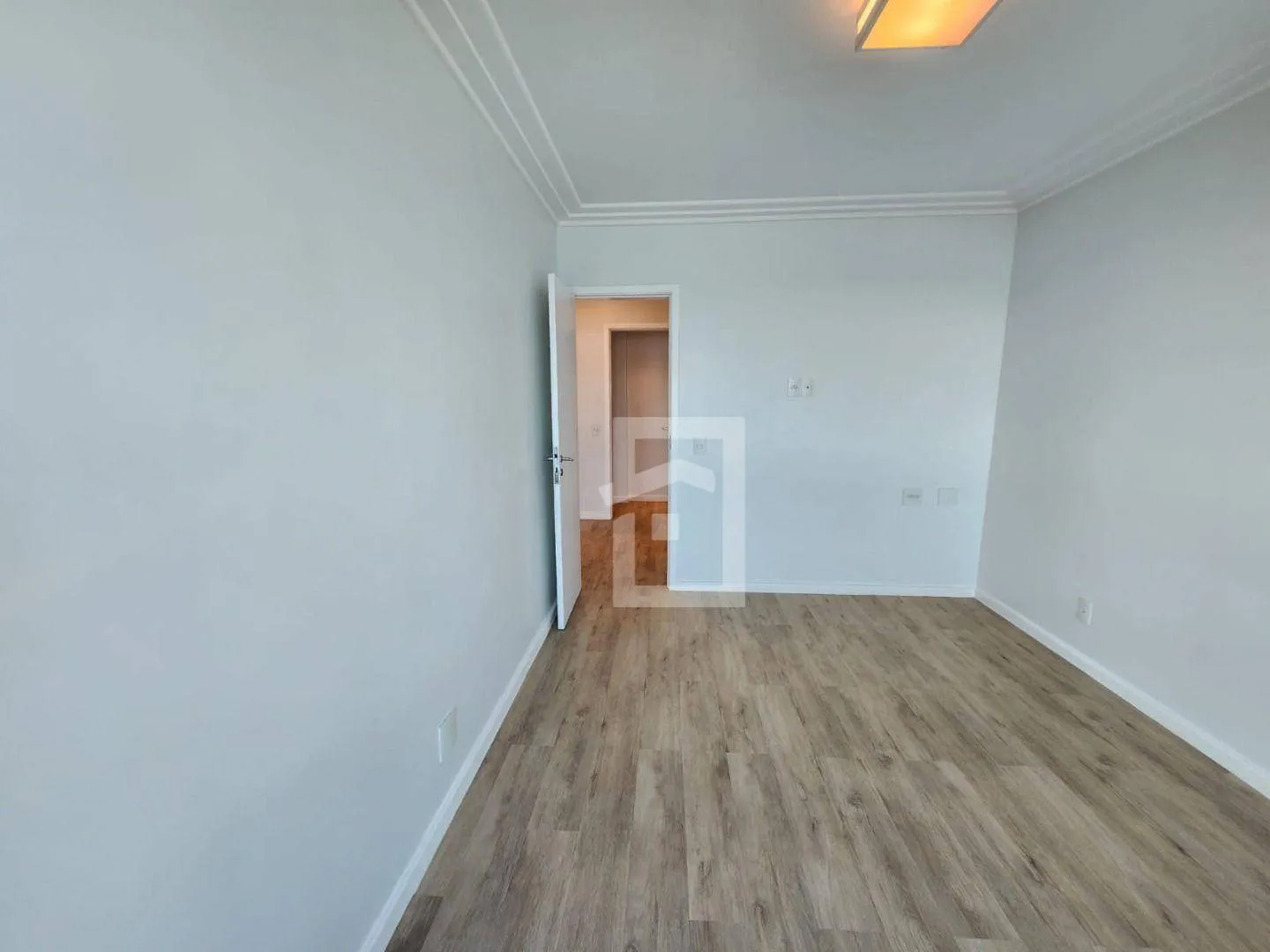 4-bedroom apartment with enclosed balcony and private garden — photo 40